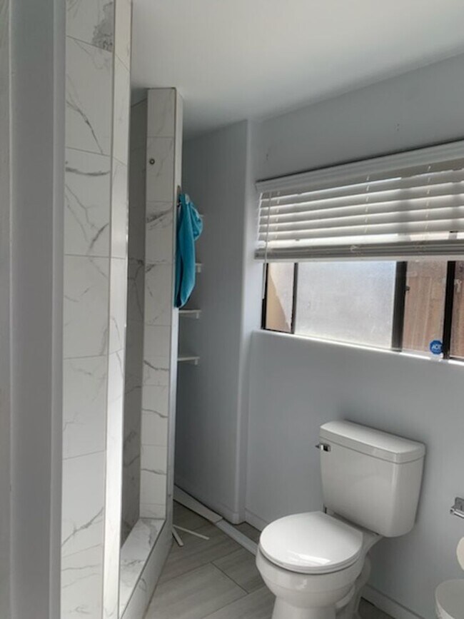 Foto del edificio - Spacious 2 Bedroom / 2 Bathroom Downstairs Unit Available in Makawao! Unfurnished!