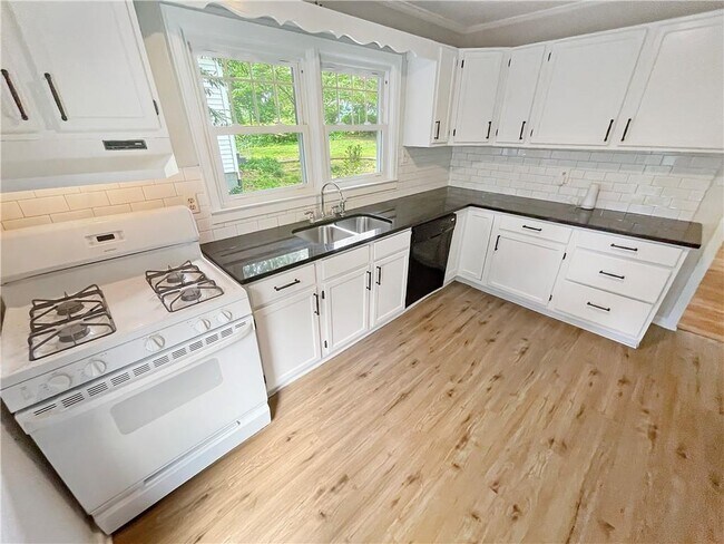 Foto del edificio - 1125 Ralph Rd NE