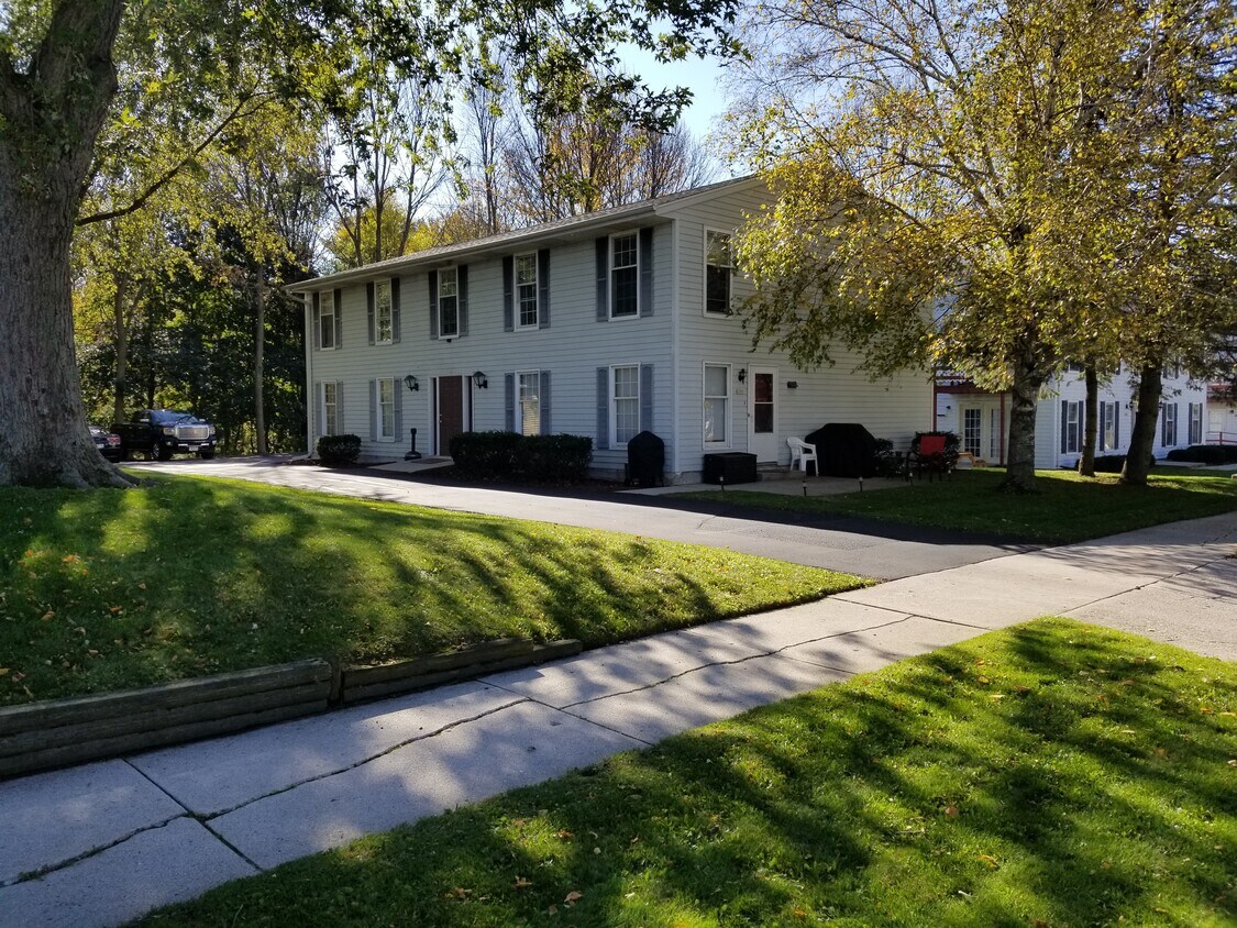 Foto principal - 2509 Camelot Blvd