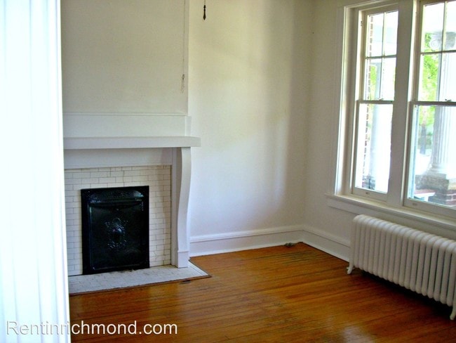 Building Photo - 2302 Stuart Ave