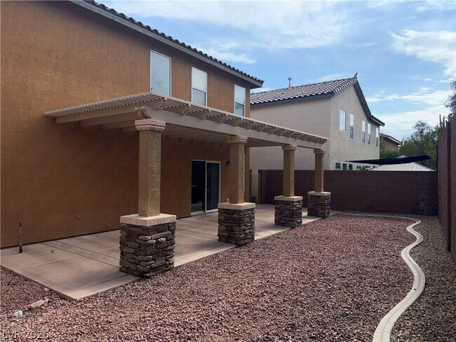 Building Photo - 7213 Madarang Ave