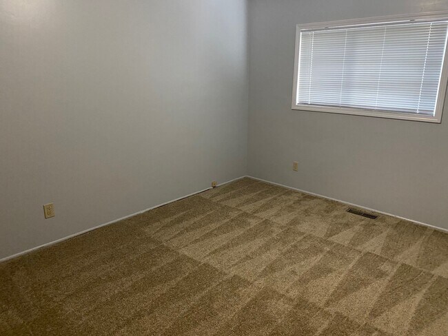 Building Photo - 9315 Westview Dr SW