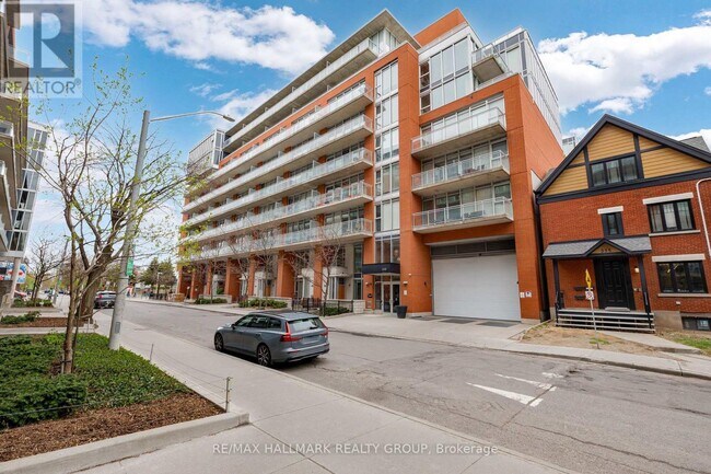 Building Photo - 349 McLeod St