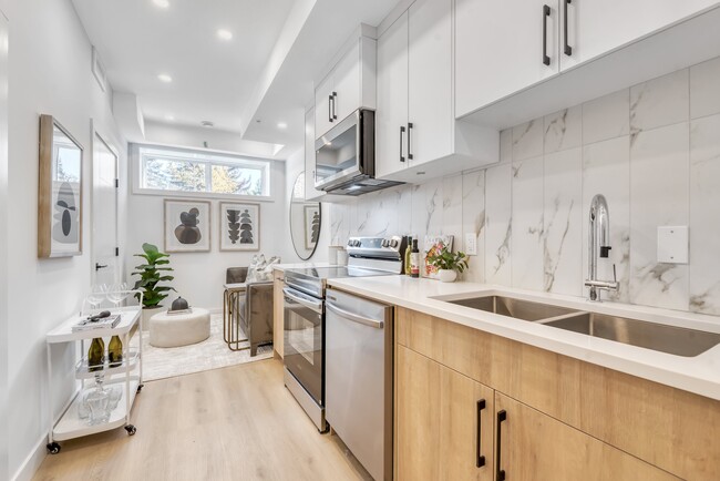 Building Photo - Mount Pleasant Parkside Townhomes