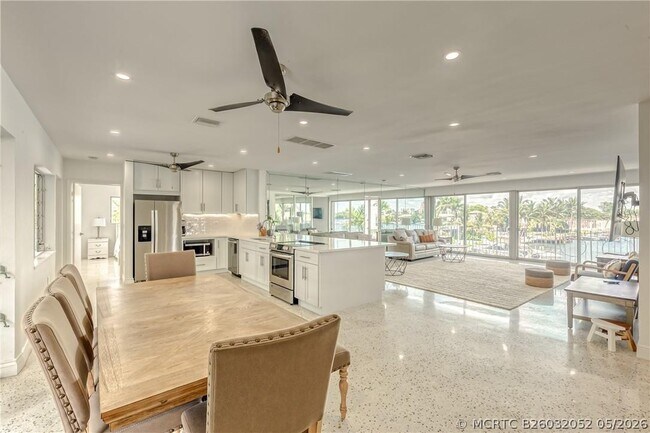 Foto del edificio - 2717 Yacht Club Blvd
