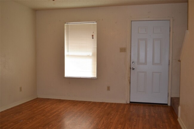 Building Photo - 3053 Olympia Dr
