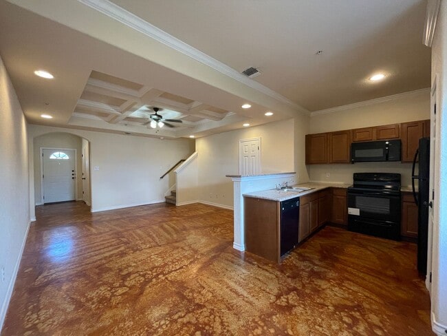 Building Photo - Townhome for rent