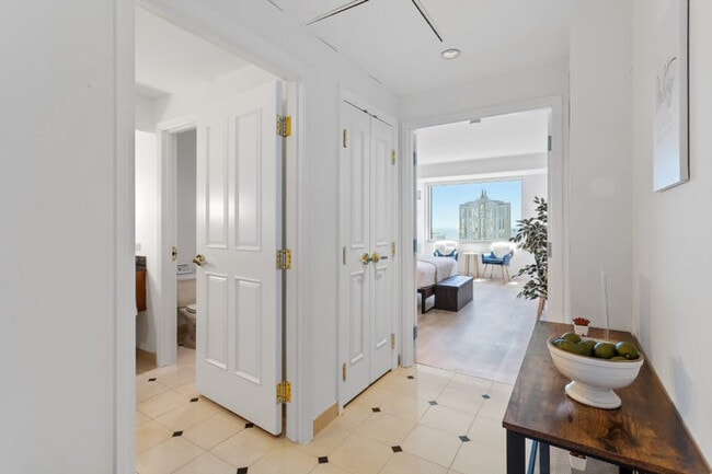 Building Photo - 810 Pacific Ave