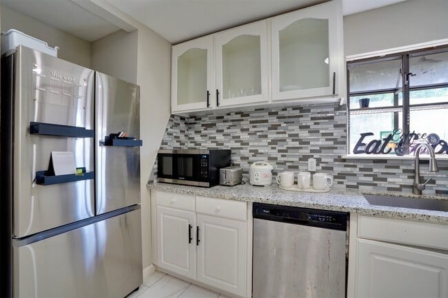 Foto del edificio - 4010 Oak Terrace Ct