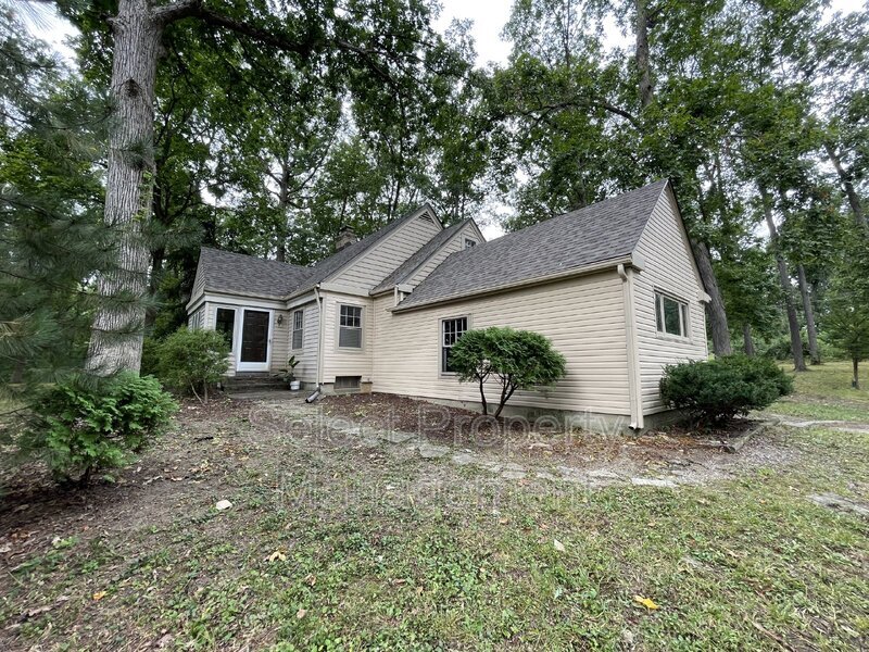 Primary Photo - 7506 W Jefferson Blvd