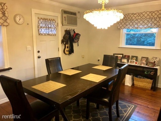 Foto del edificio - 51 Rosedale Ave