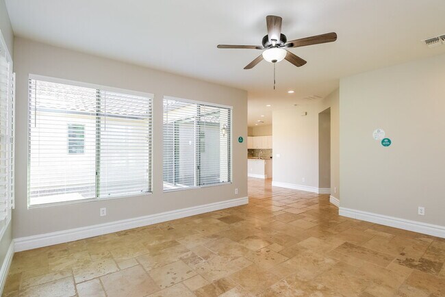Foto del edificio - 4415 E Woodside Way