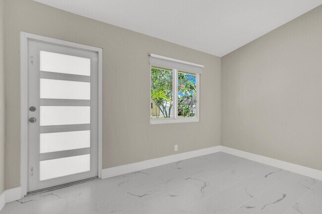Building Photo - 23392 Country Club Dr E