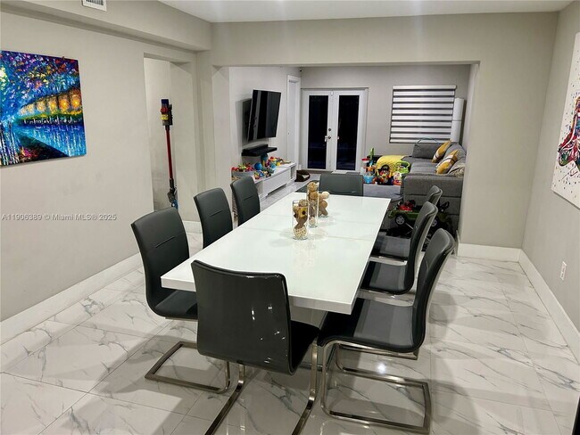 Foto del edificio - 13560 NW 2nd Ave