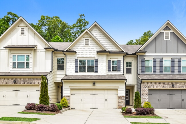 Building Photo - 1015 Smoky Mountain Springs Ln