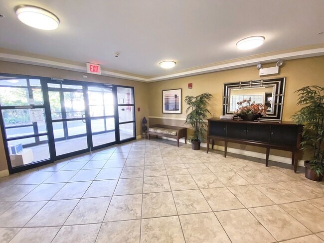 Foto del edificio - 318 Rindge Ave