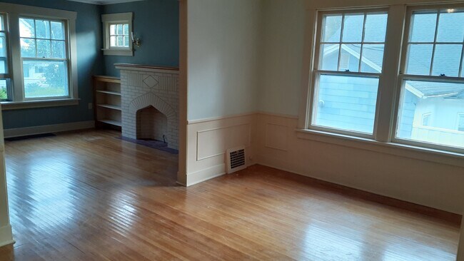 152 SE Catawba Rd - 23 Union St