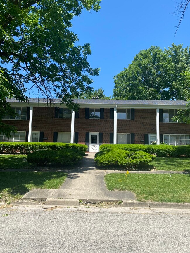 Building Photo - 203 College Ave