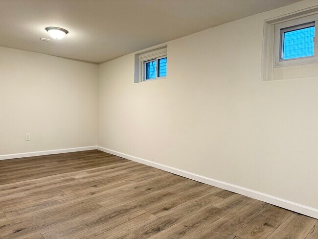 Building Photo - 64 Durand Pl