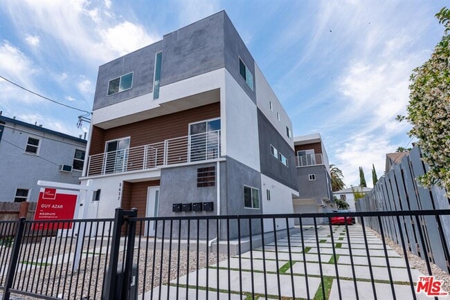 Building Photo - 5637 Klump Ave
