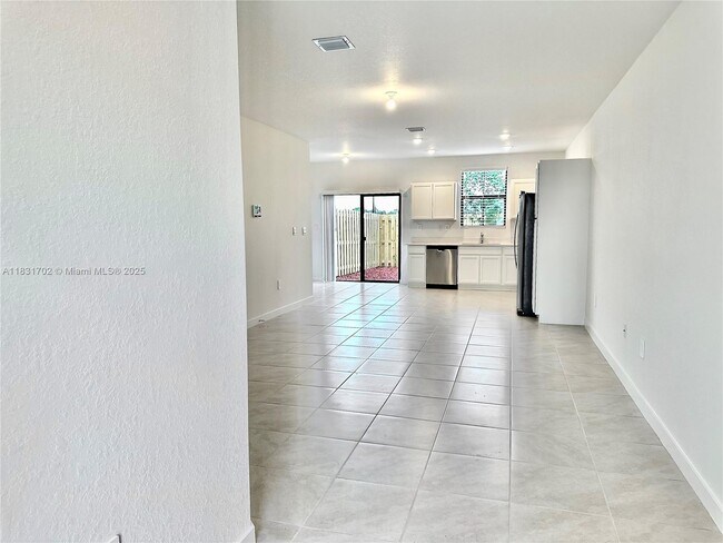 Foto del edificio - 1484 NE 3rd Ave
