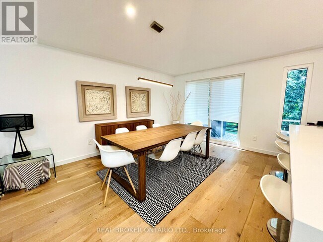 Building Photo - 51 Castlemere Crescent