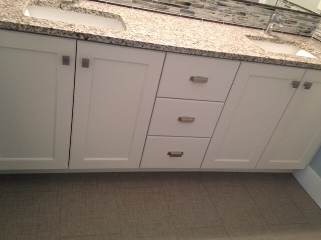 Double sinks in bath - 1107 W Old Millrace Ln