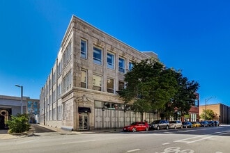 Building Photo - 1019 W Jackson Blvd