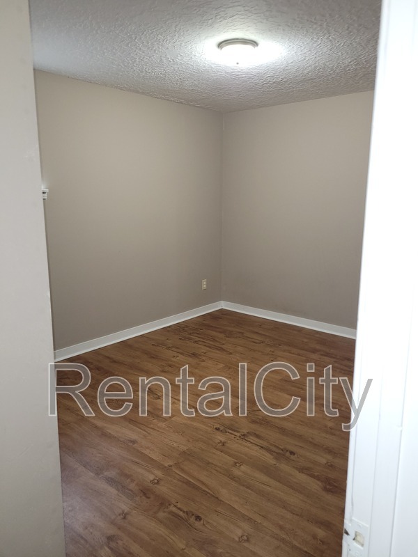 Foto del edificio - 342 E Maple St