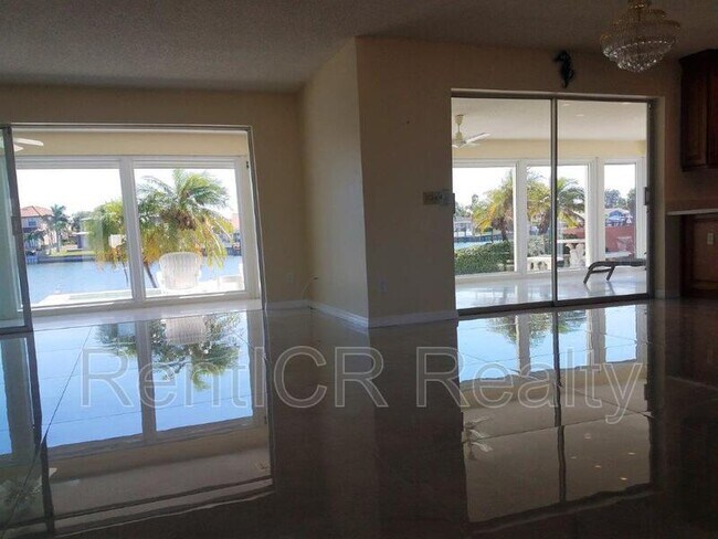 Foto del edificio - 2507 Bayshore Dr