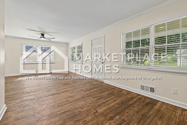 Foto del edificio - 1433 Sharon St NW