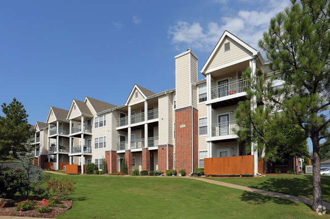 Building - Pinehurst Apartment Homes