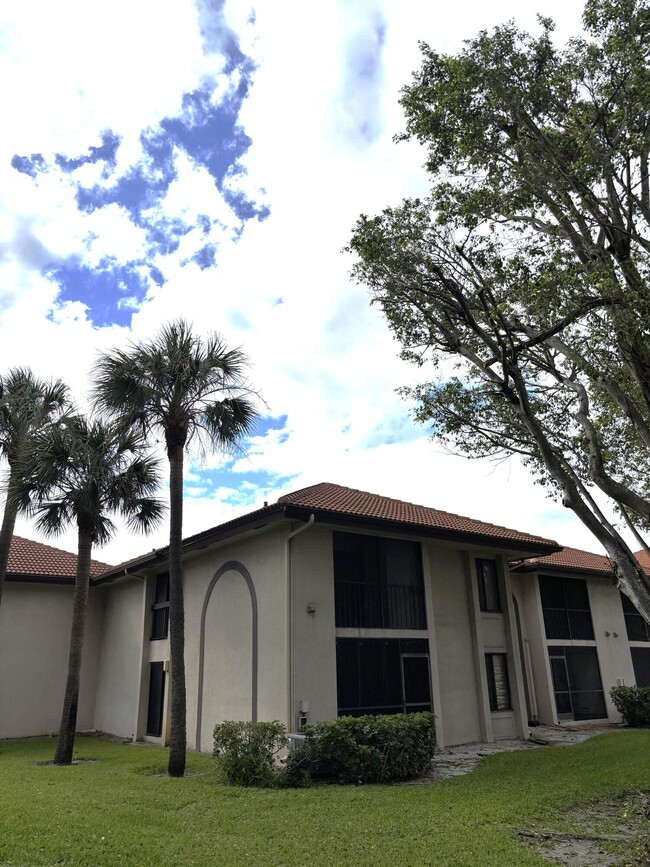 Foto del edificio - 350 Club Cir