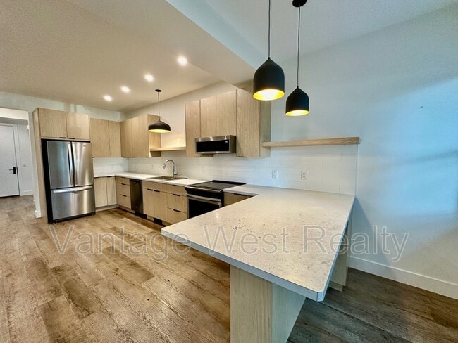 Building Photo - 2563 Hebert Rd