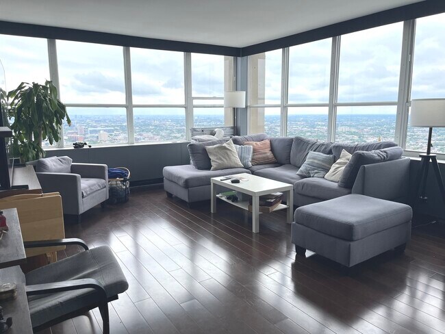 Foto del edificio - 655 W Irving Park Rd
