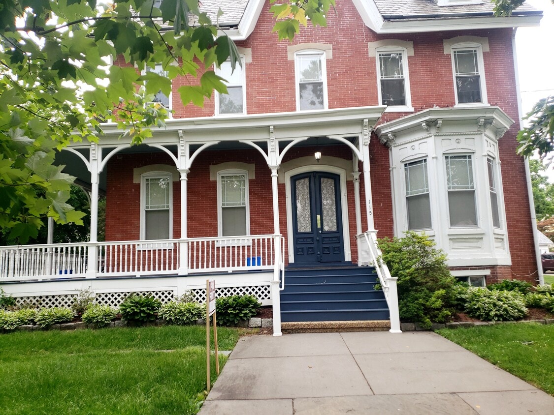 Primary Photo - 115 Broad St