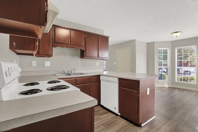 Building Photo - 1666 Joy Cir