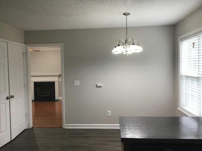 Building Photo - 613 Plantation Pointe Dr