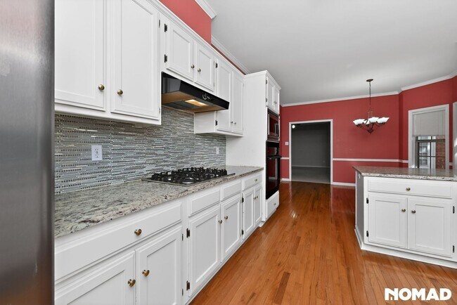 Foto del edificio - 1219 Loyola Dr