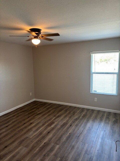 Building Photo - 325 Wolf Mountain Ln