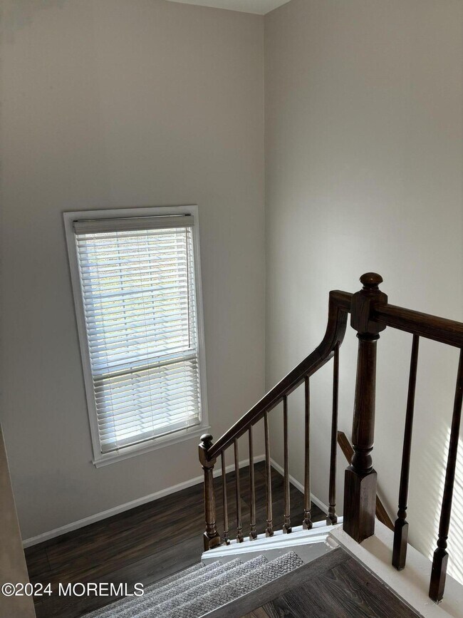 Building Photo - 481 Hawthorne Pl