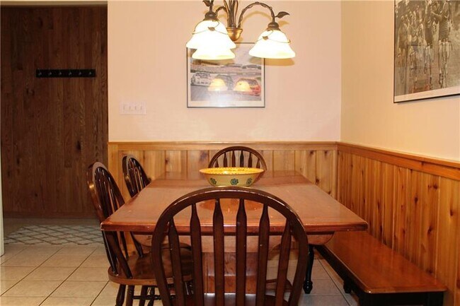 Foto del edificio - 282 Alpine Heights Rd