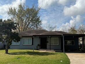 Building Photo - 1401 Pugh Dr