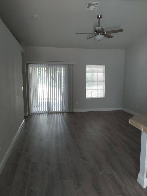 Foto del edificio - 9 Pony Express Dr