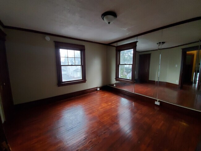Building Photo - 1660 Clifford Avenue