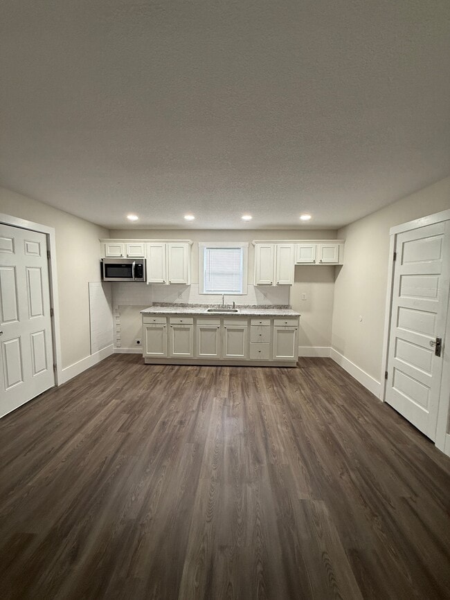 Building Photo - 514 S Metcalf St