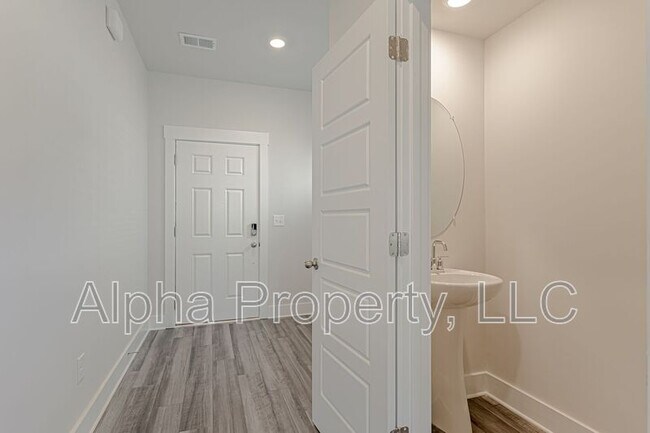 Foto del edificio - 430 Ellis Mill St