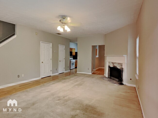 Foto del edificio - 942 Tree Creek Pkwy