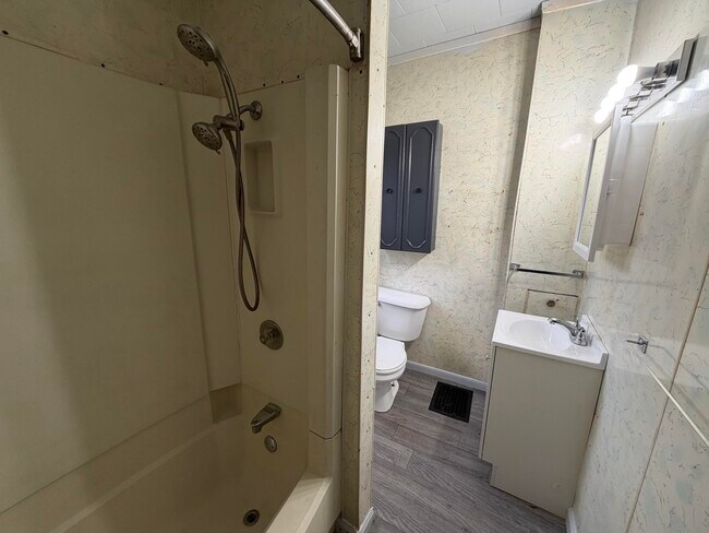 Foto del edificio - 1002 Williams-W