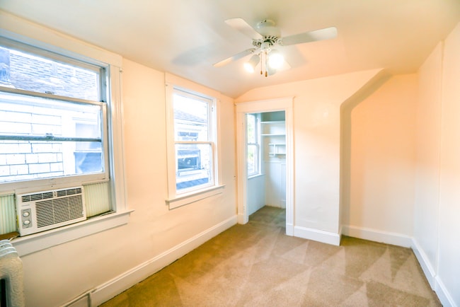 Building Photo - Charming 2 bed, 1 bath Condo in the heart of Denver